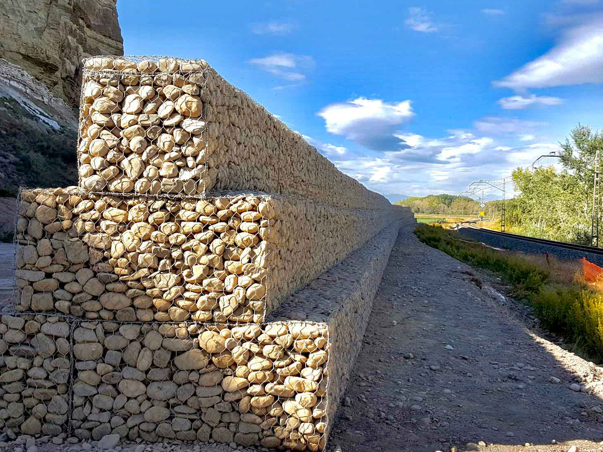Gaviones (Iron Grid) - la Rioja