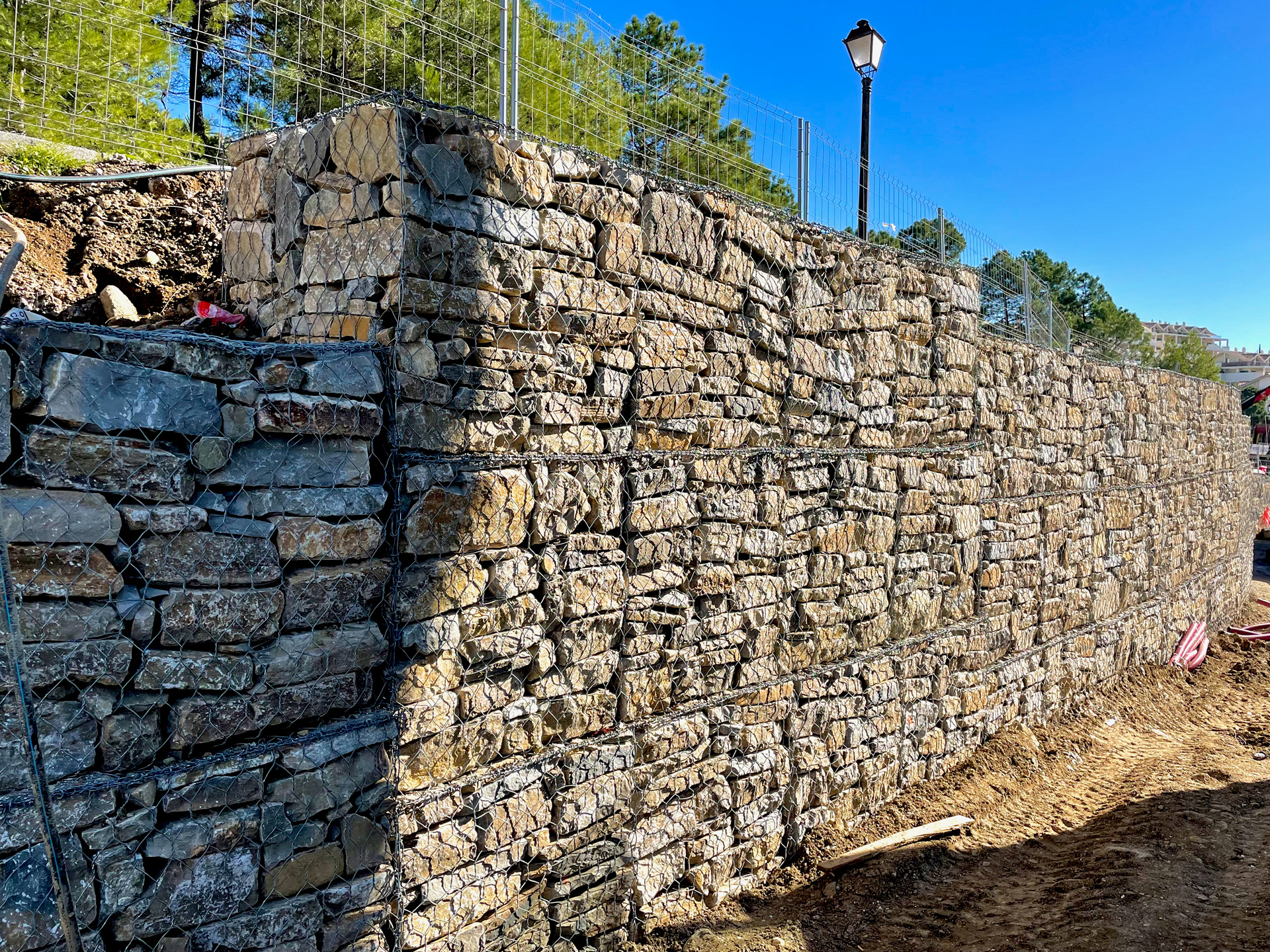 Gaviones (Iron Grid) - Mijas